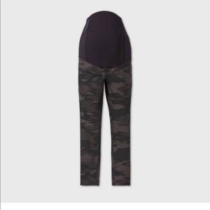 Maternity Camo Print Crossover Panel Leggings